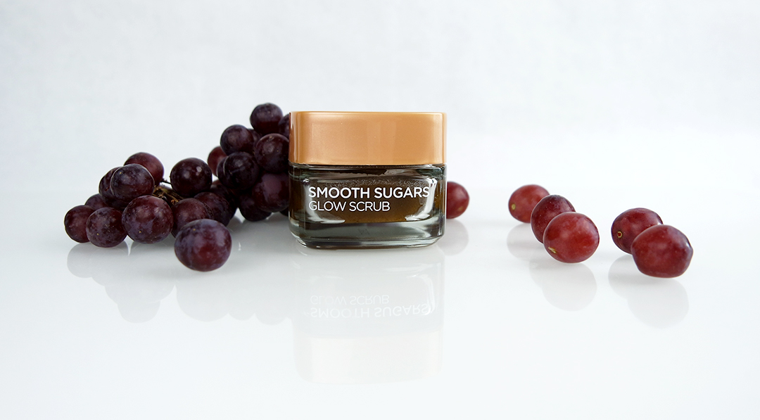 L'oréal Smooth Sugars Glow scrub - Polishes, Boosts Radiance
